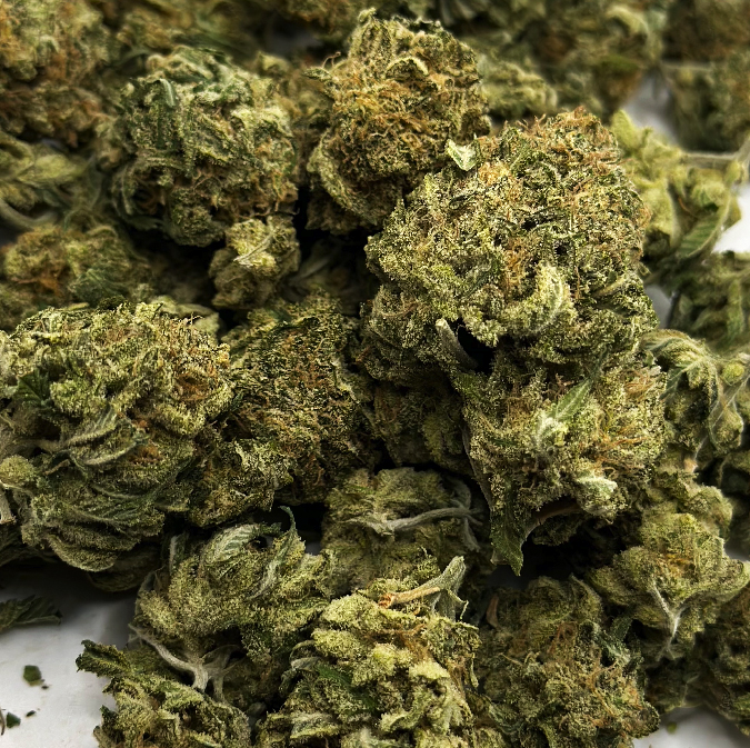 Pineapple (Aaa) 1 pineapple og is a hybrid marijuana strain that is believed to be a cross between pineapple express and an unknown og kush hybrid. it is a 70% sativa strain and is known for its limited availability, mainly found on the west coast. the cannabinoid content of pineapple og is unclear, but both parent strains are potent, so it is expected to be strong. it has a sweet-spicy pineapple flavor and smells like lemon, pine, and fuel. users report feeling an upbeat, cerebral high with a decent body buzz after smoking pineapple og.