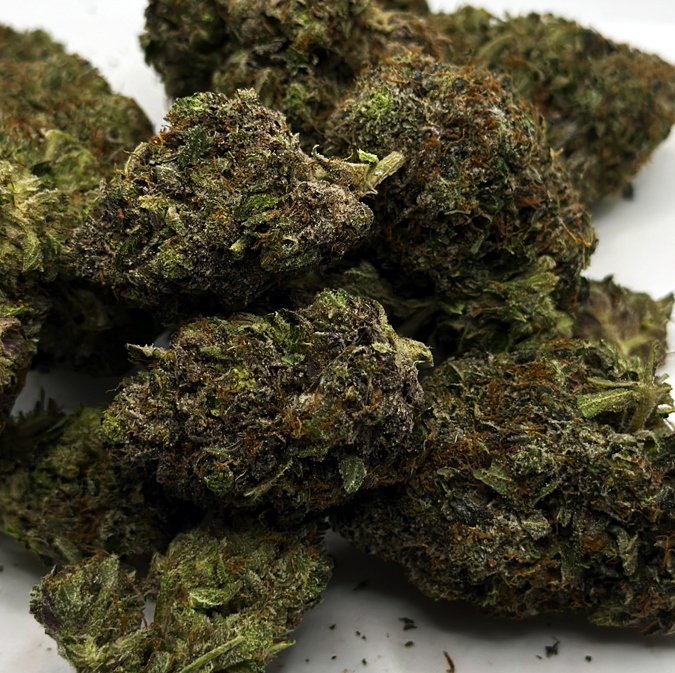 Super Bubba (Aaaa+) 1 super bubba is an indica strain created from an unknown combination of bubba kush genetics. this potent strain induces a happy and dazed head high that lulls users into a relaxed and sleepy body high. with an average thc level of 26-29%, super bubba has calming and soothing effects that make it ideal for treating chronic pain, insomnia, cramps, stress and more. with a sweet and spicy mocha coffee aroma and flavor, super bubba’s minty green buds are coated in tight orange hairs and white crystal trichomes.